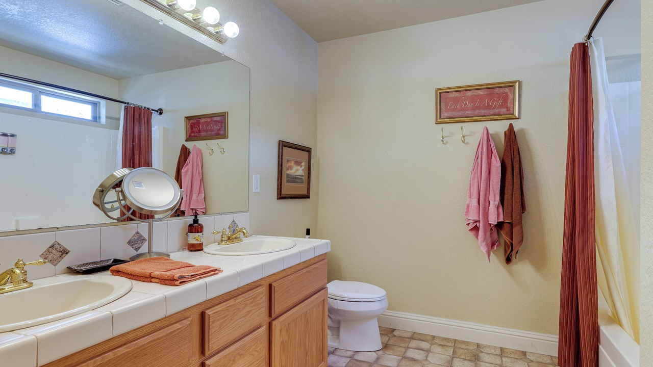 Photo of Bathroom in Groveland