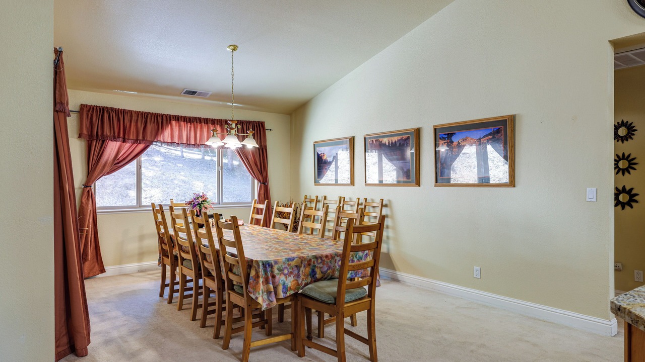 Photo of Livingroom in Groveland