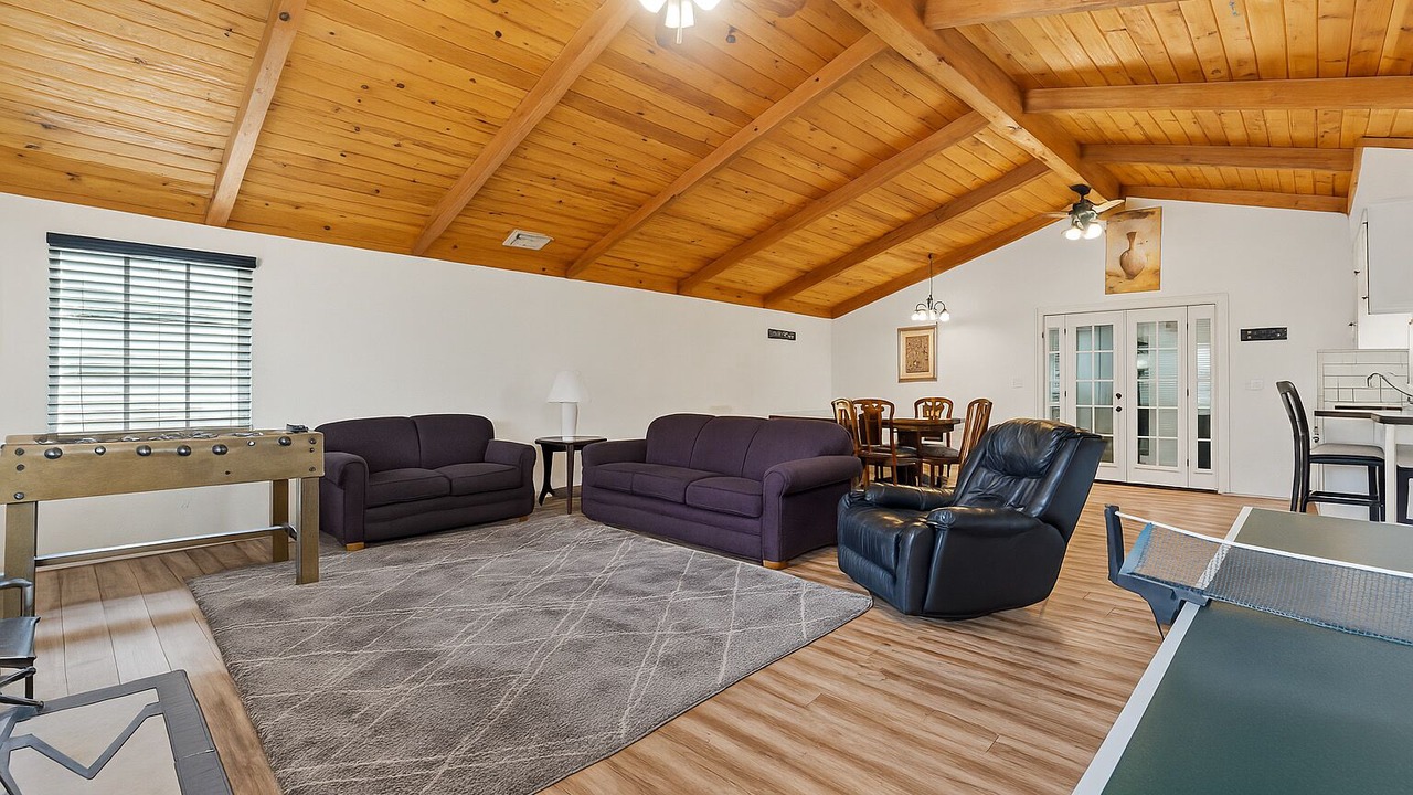 Photo of Livingroom in Yosemite Lakes