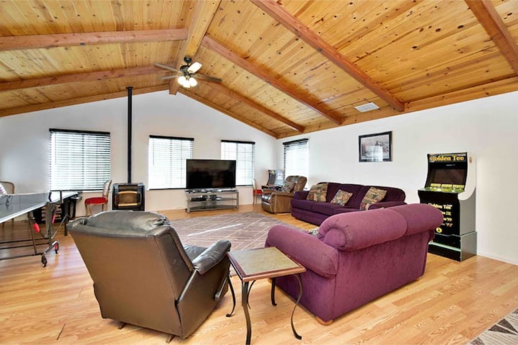 Photo of Livingroom in Yosemite Lakes