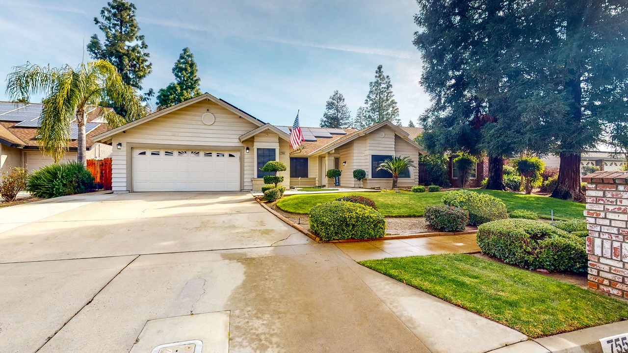 Photo of Outdoor in Raisin
