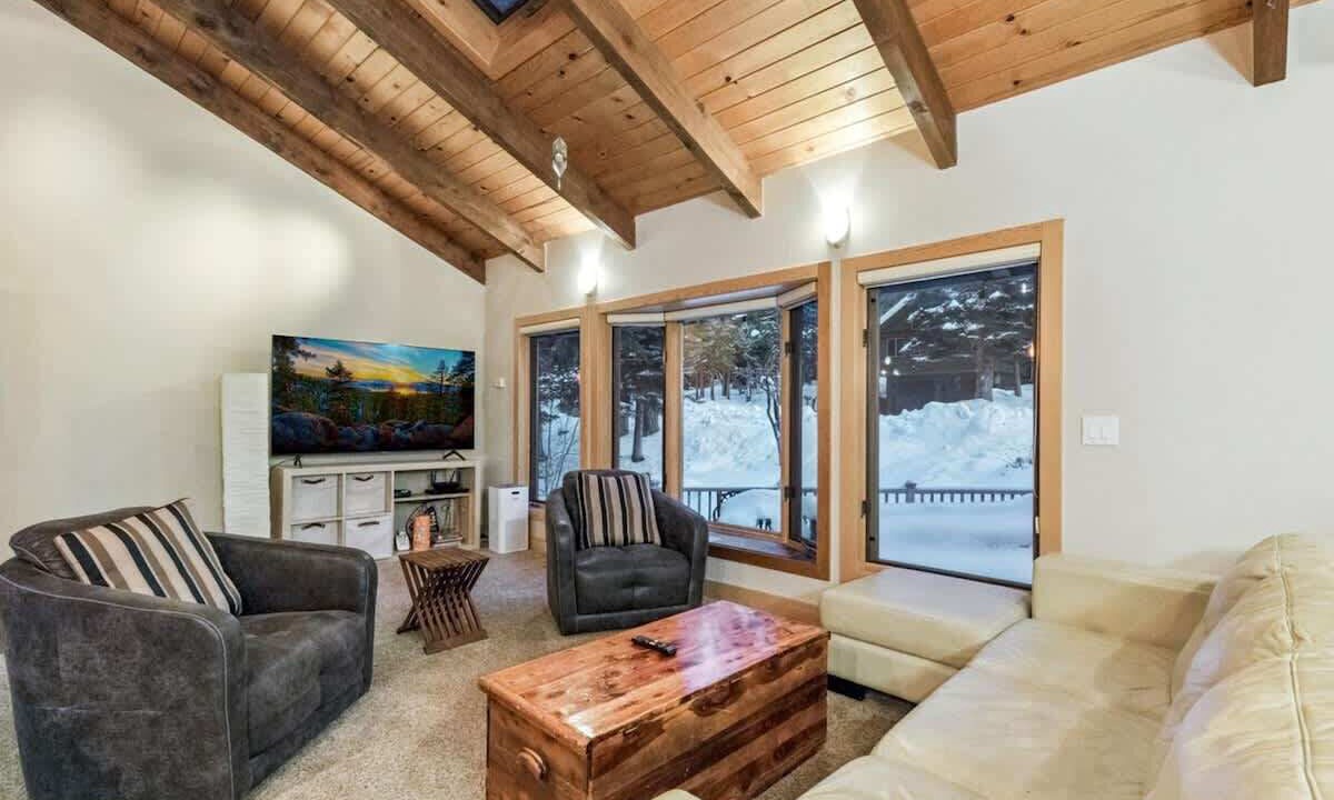 Photo of Livingroom in Montgomery Estates