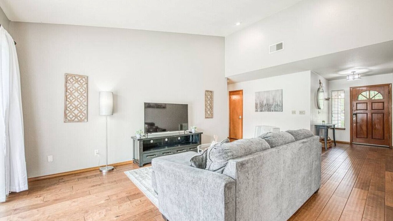 Photo of Livingroom in Raisin