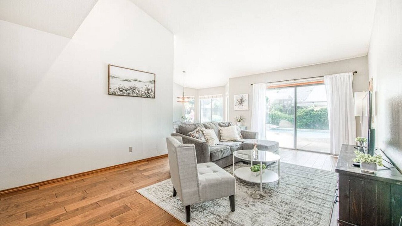 Photo of Livingroom in Raisin