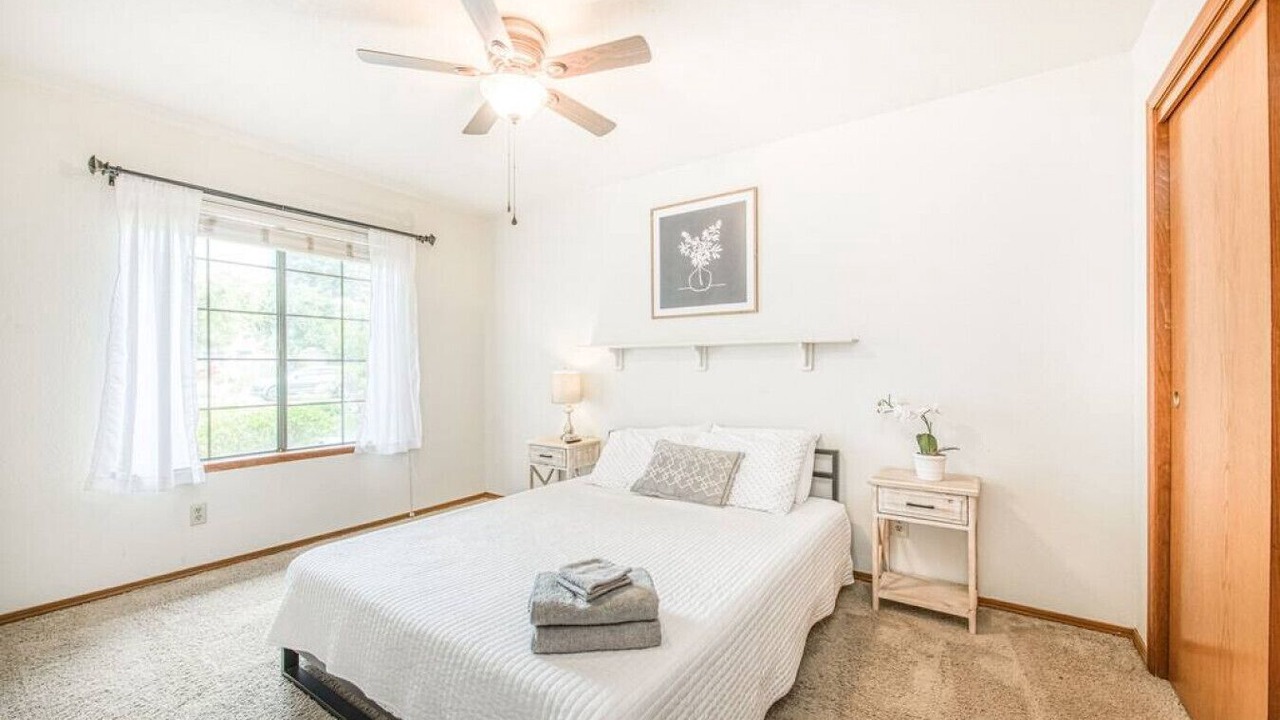 Photo of Bedroom in Raisin