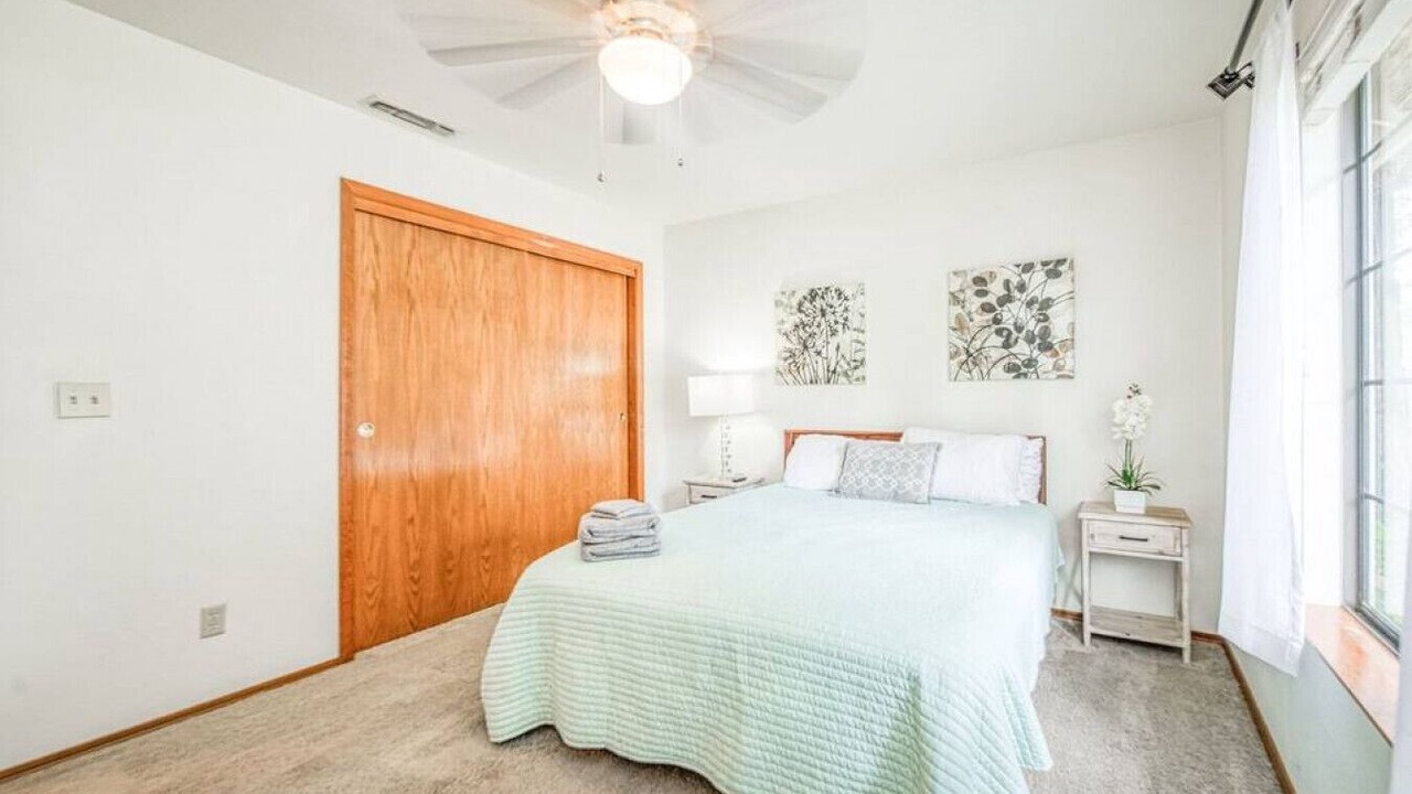 Photo of Bedroom in Raisin