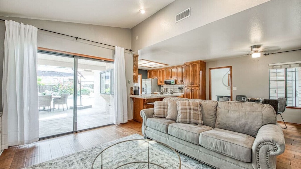 Photo of Livingroom in Raisin