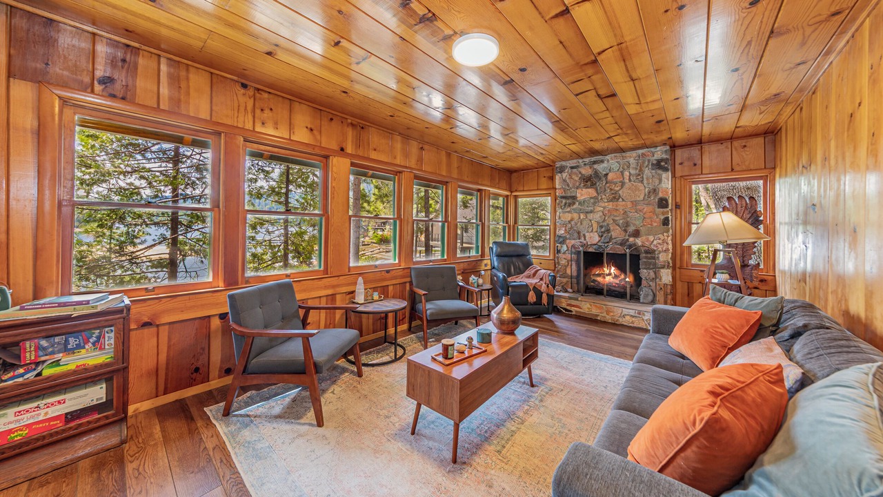 Photo of Livingroom in Bass Lake
