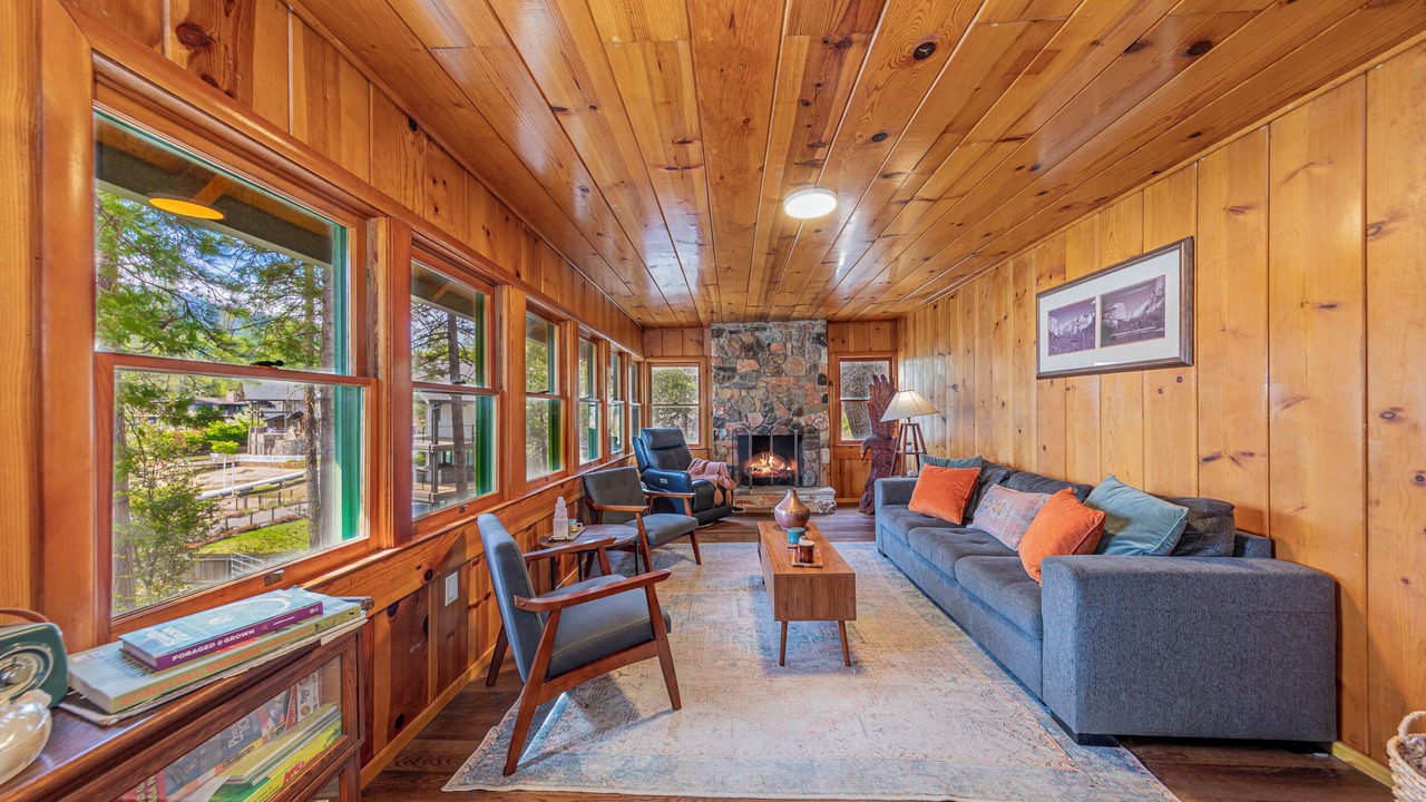 Photo of Livingroom in Bass Lake