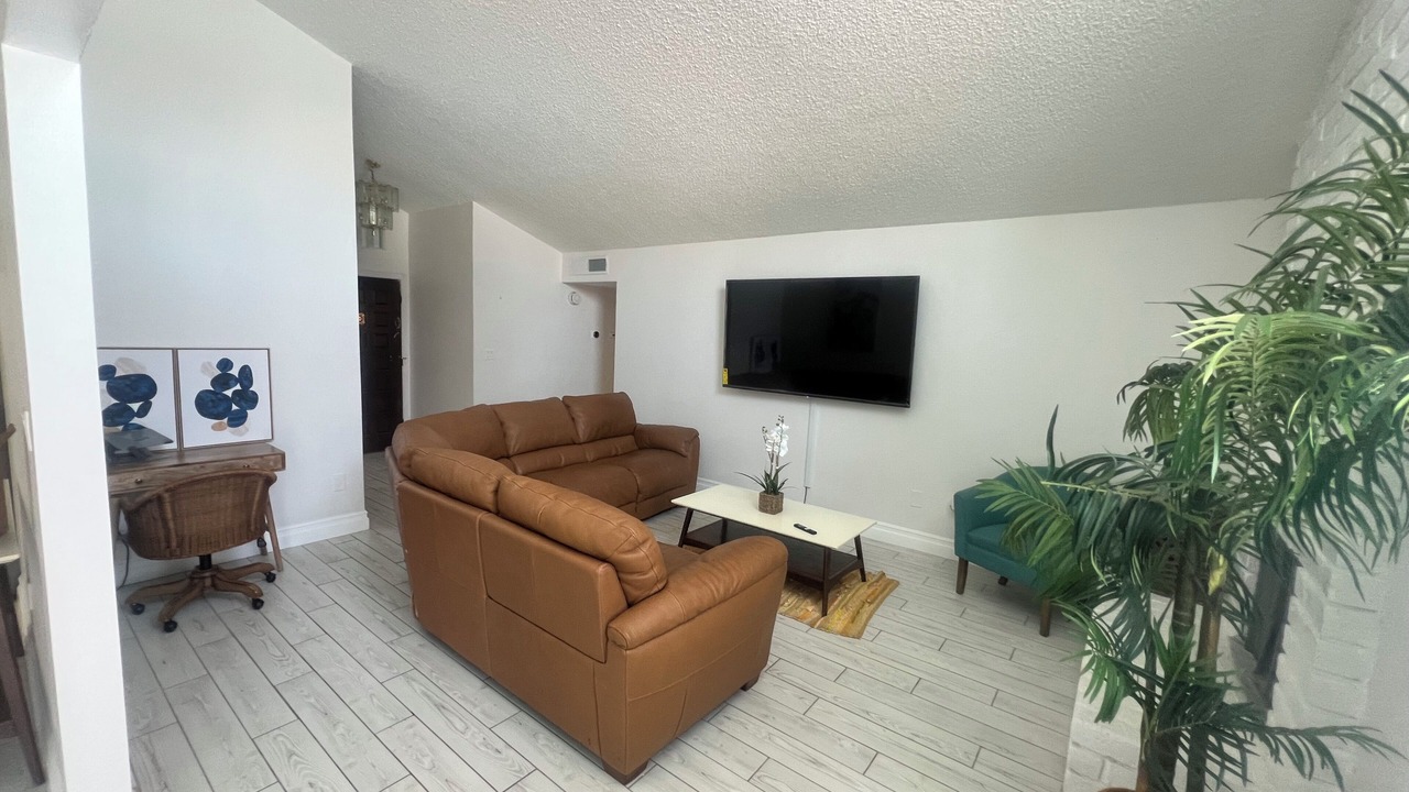 Photo of Livingroom in Bakersfield