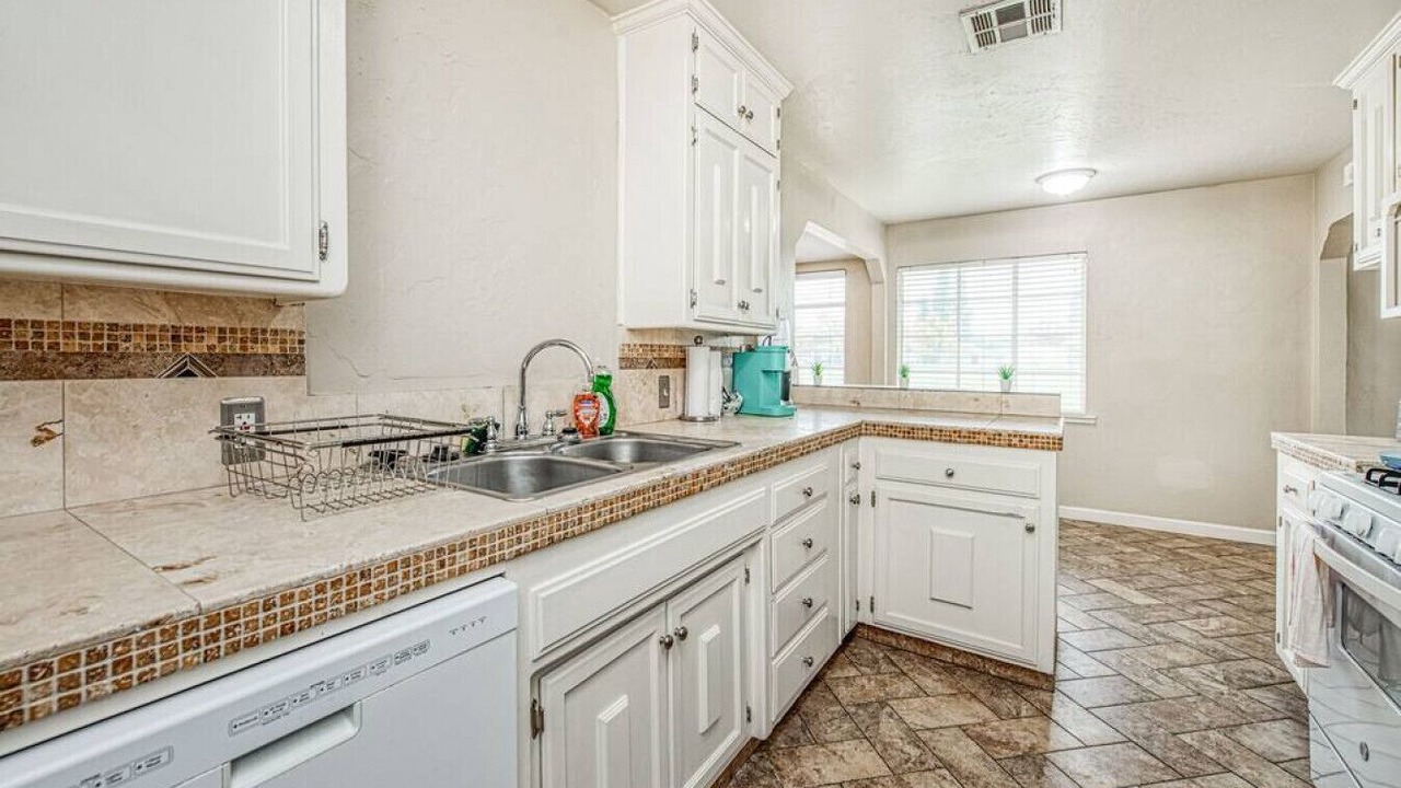 Photo of Kitchen in Raisin