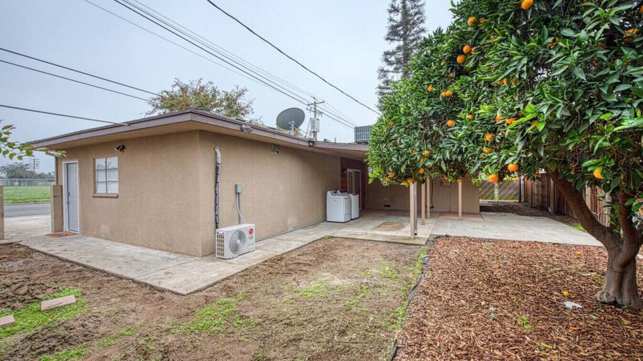 Photo of Outdoor in Raisin