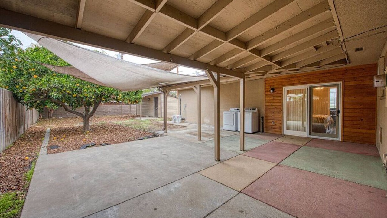 Photo of Patio Balcony in Raisin
