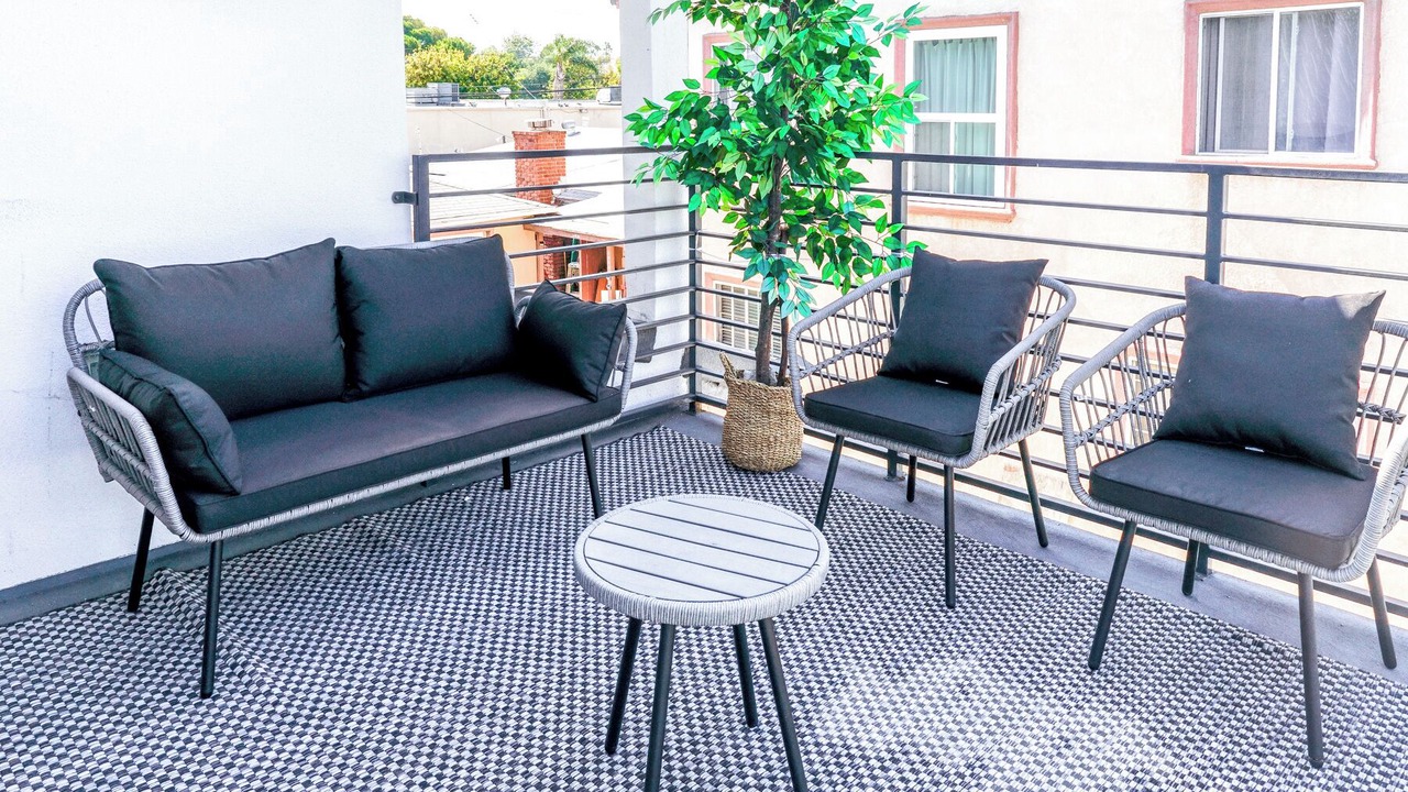 Photo of Patio Balcony in Midway City