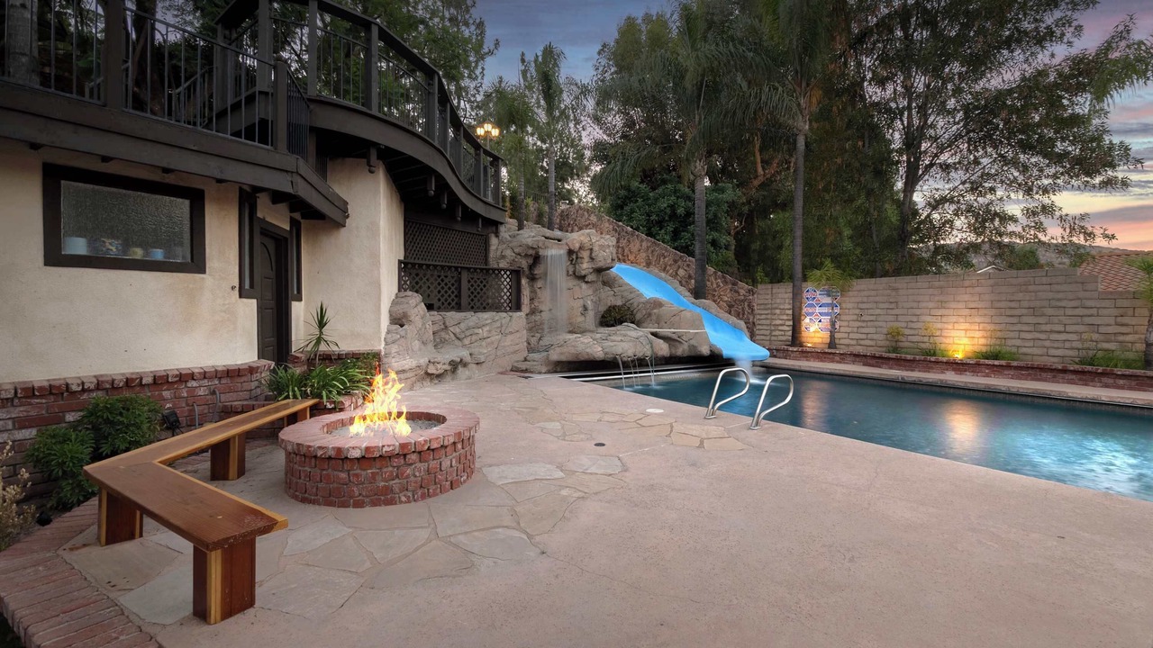 Photo of Outdoor in Canoga Park