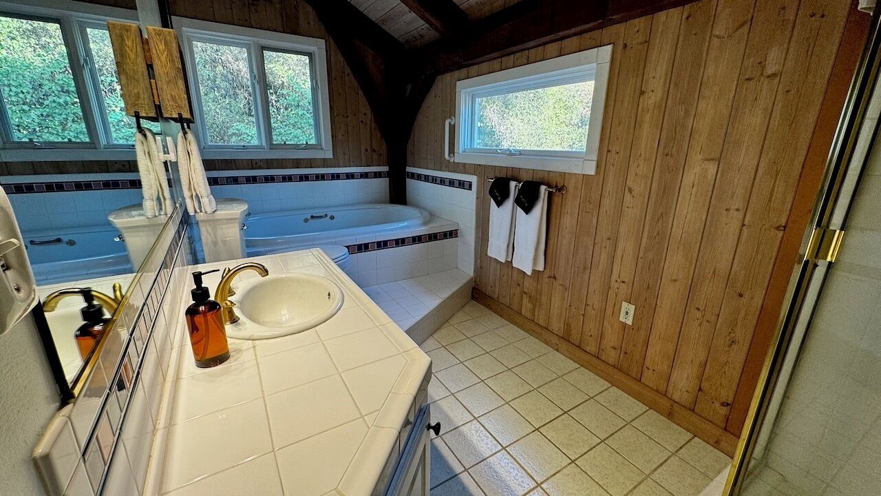 Photo of Bathroom in Mariposa