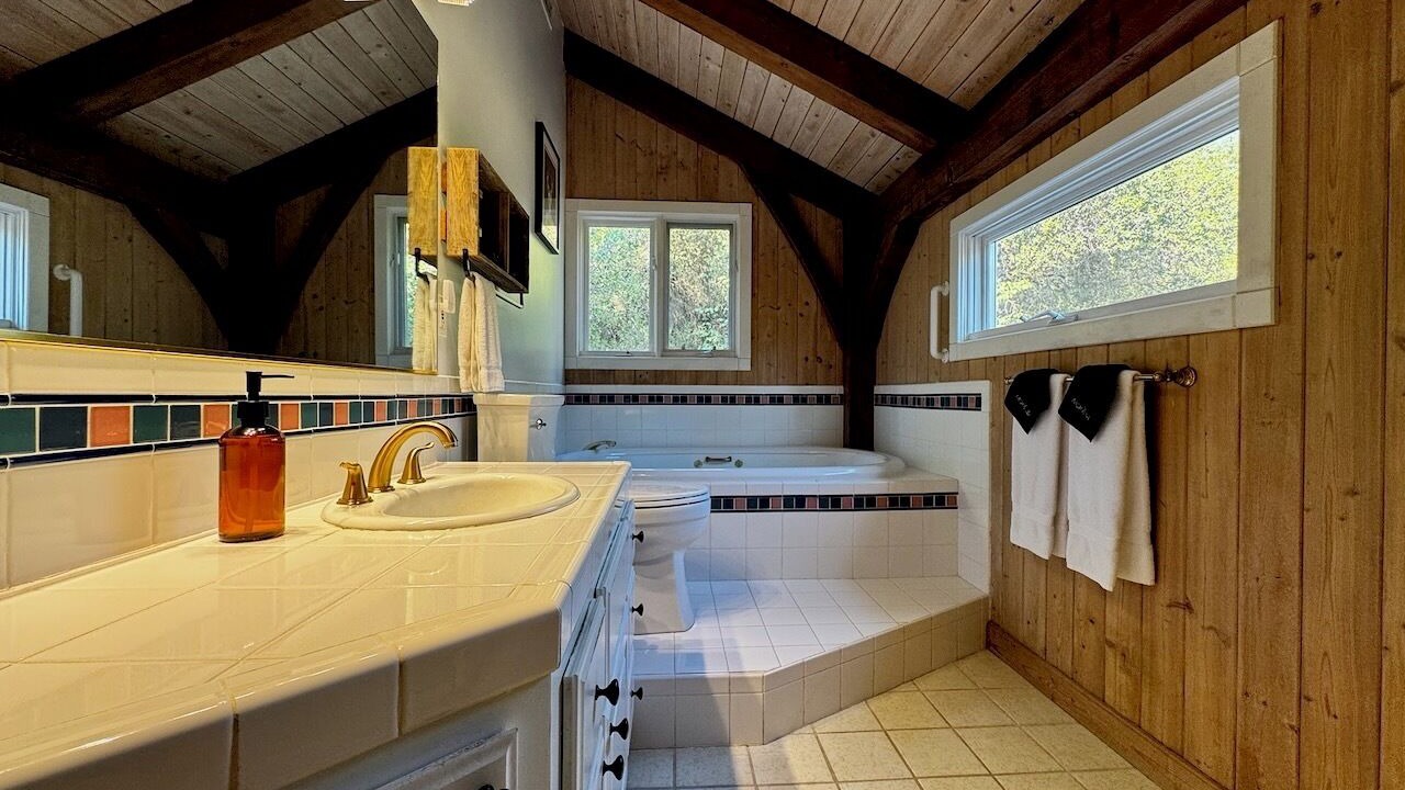Photo of Bathroom in Mariposa