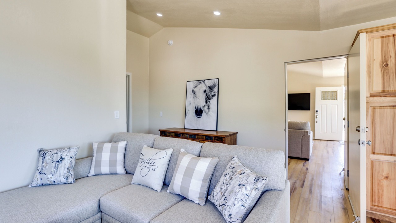 Photo of Livingroom in Yosemite Forks