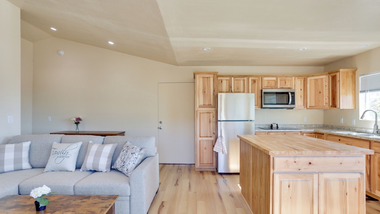 Photo of Livingroom in Yosemite Forks