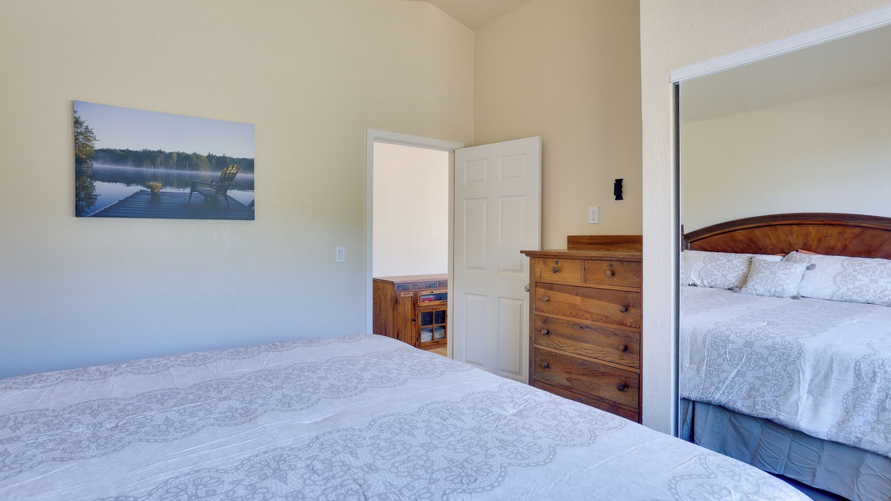 Photo of Bedroom in Yosemite Forks
