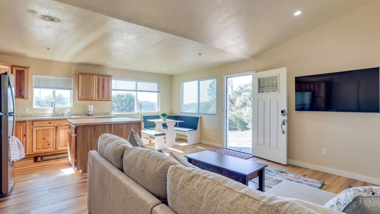 Photo of Livingroom in Yosemite Forks