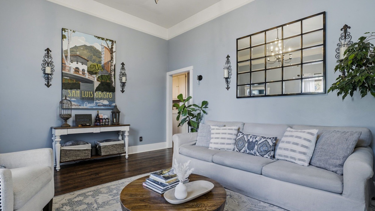 Photo of Livingroom in Old Town Historic District