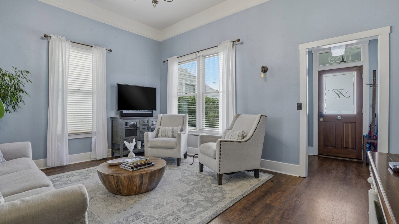 Photo of Livingroom in Old Town Historic District