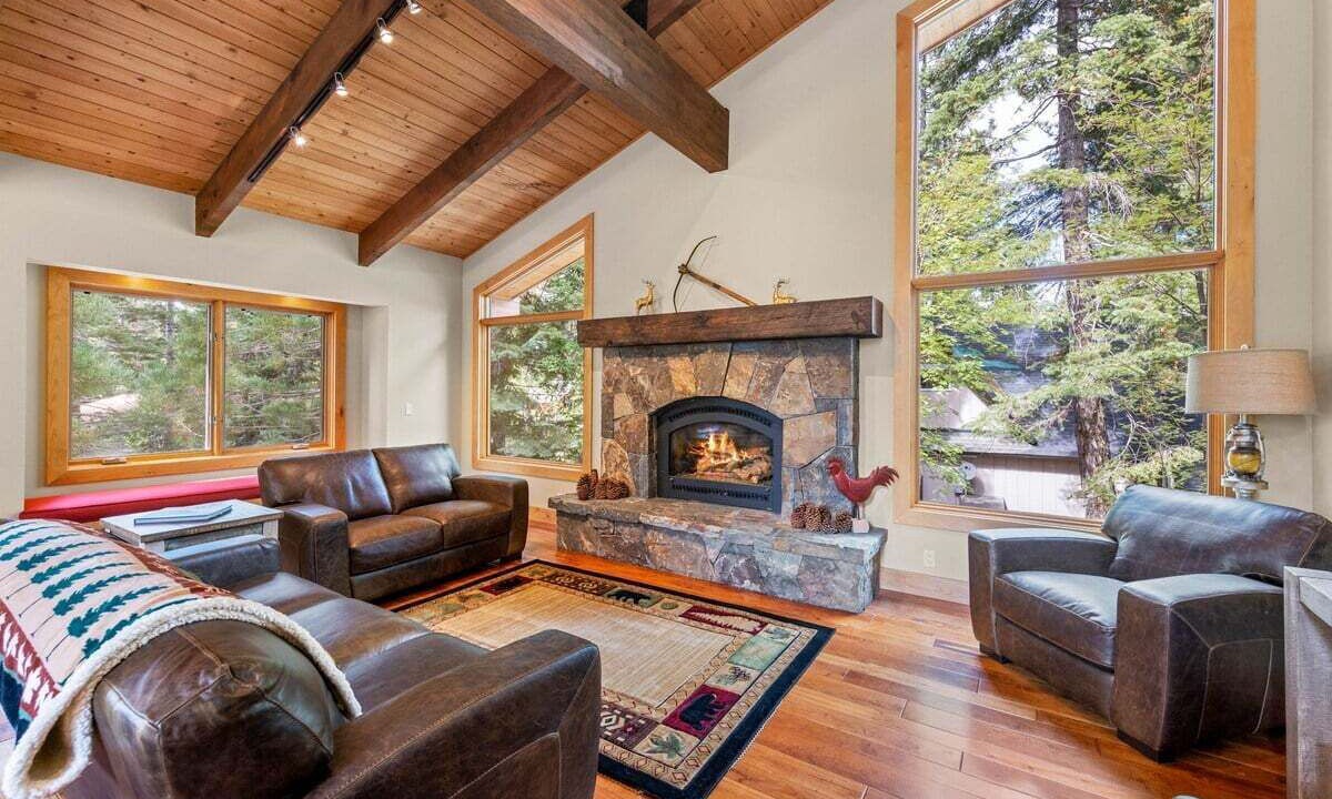 Photo of Bedroom in Lake Forest