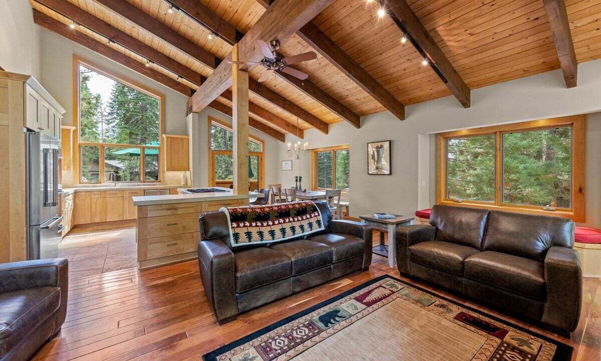 Photo of Bedroom in Lake Forest