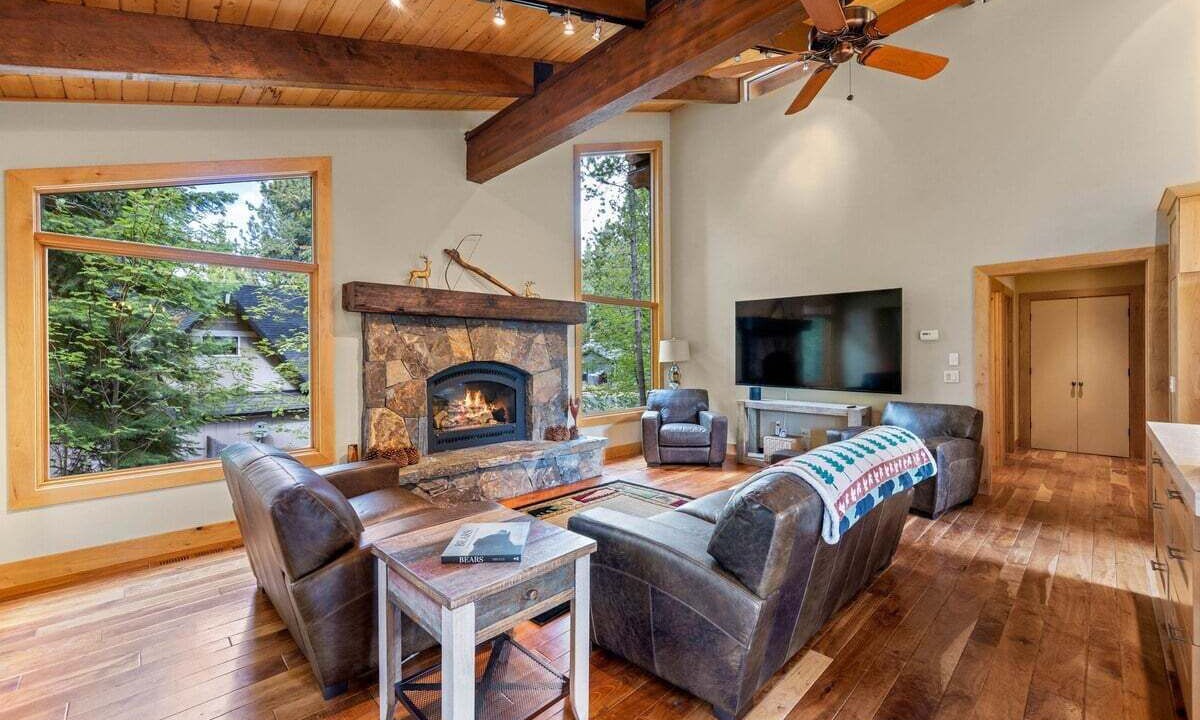 Photo of Bedroom in Lake Forest