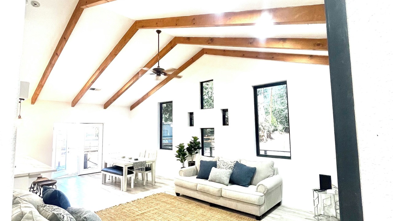 Photo of Livingroom in Bass Lake