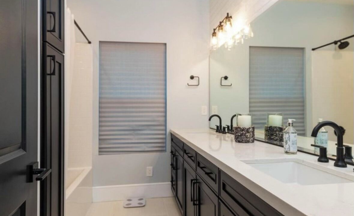 Photo of Bathroom in Red Bluff