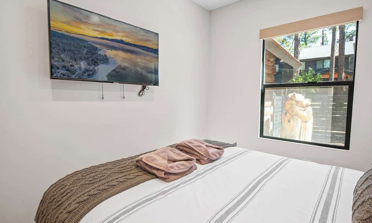 Photo of Bedroom in Big Bear City