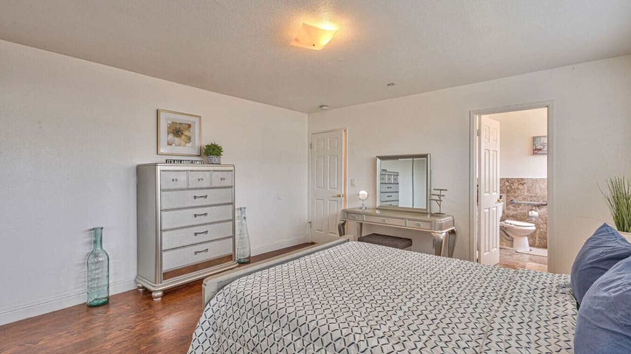 Photo of Bedroom in Marina