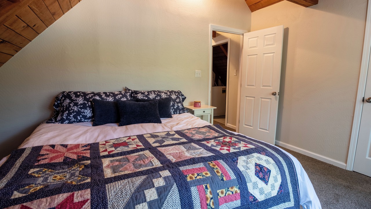 Photo of Bedroom in Glencoe