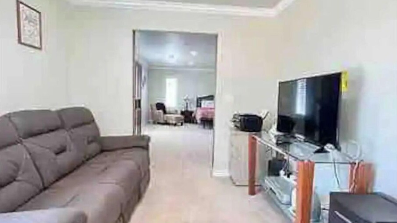 Photo of Livingroom in California City