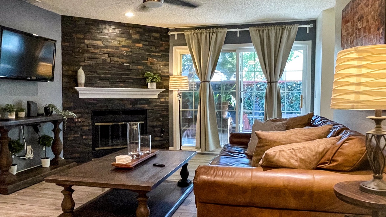 Photo of Livingroom in Davis