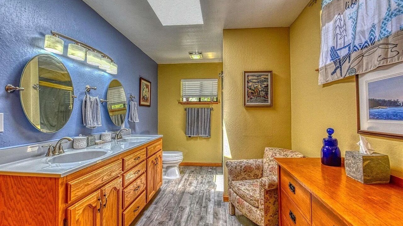 Photo of Bathroom in Groveland