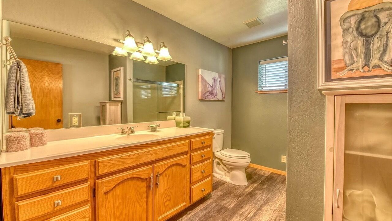 Photo of Bathroom in Groveland