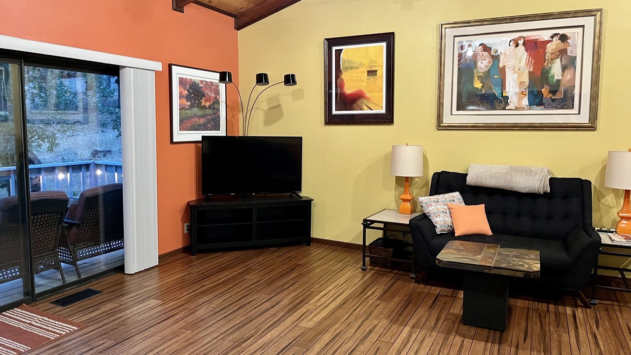 Photo of Livingroom in Groveland