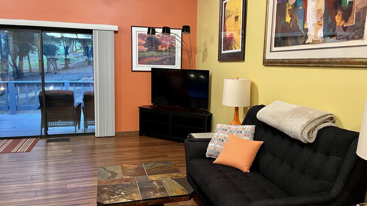 Photo of Livingroom in Groveland