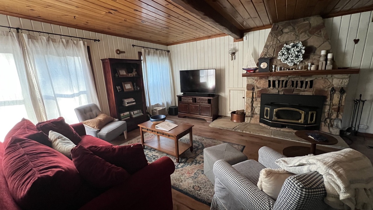 Photo of Livingroom in Twain Harte