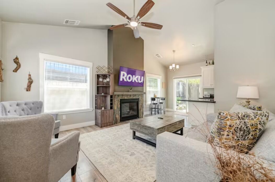 Photo of Livingroom in Folsom