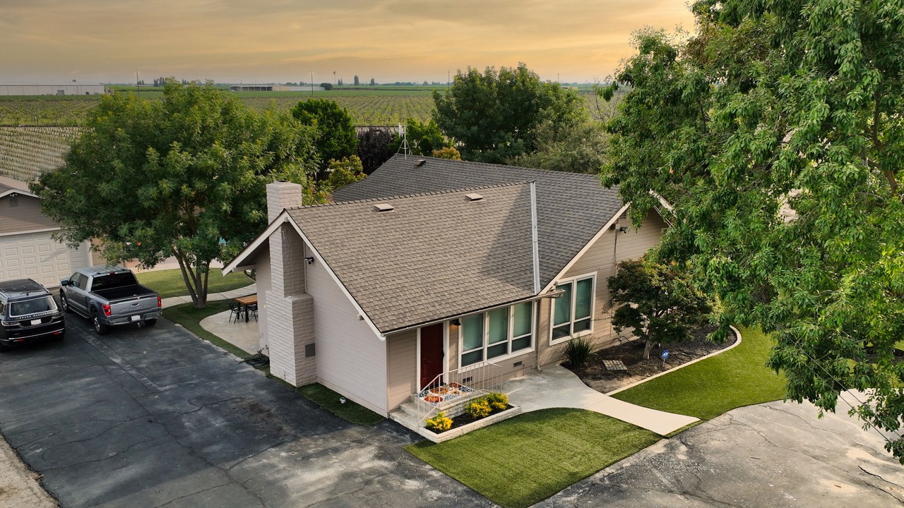 Photo of Outdoor in Raisin