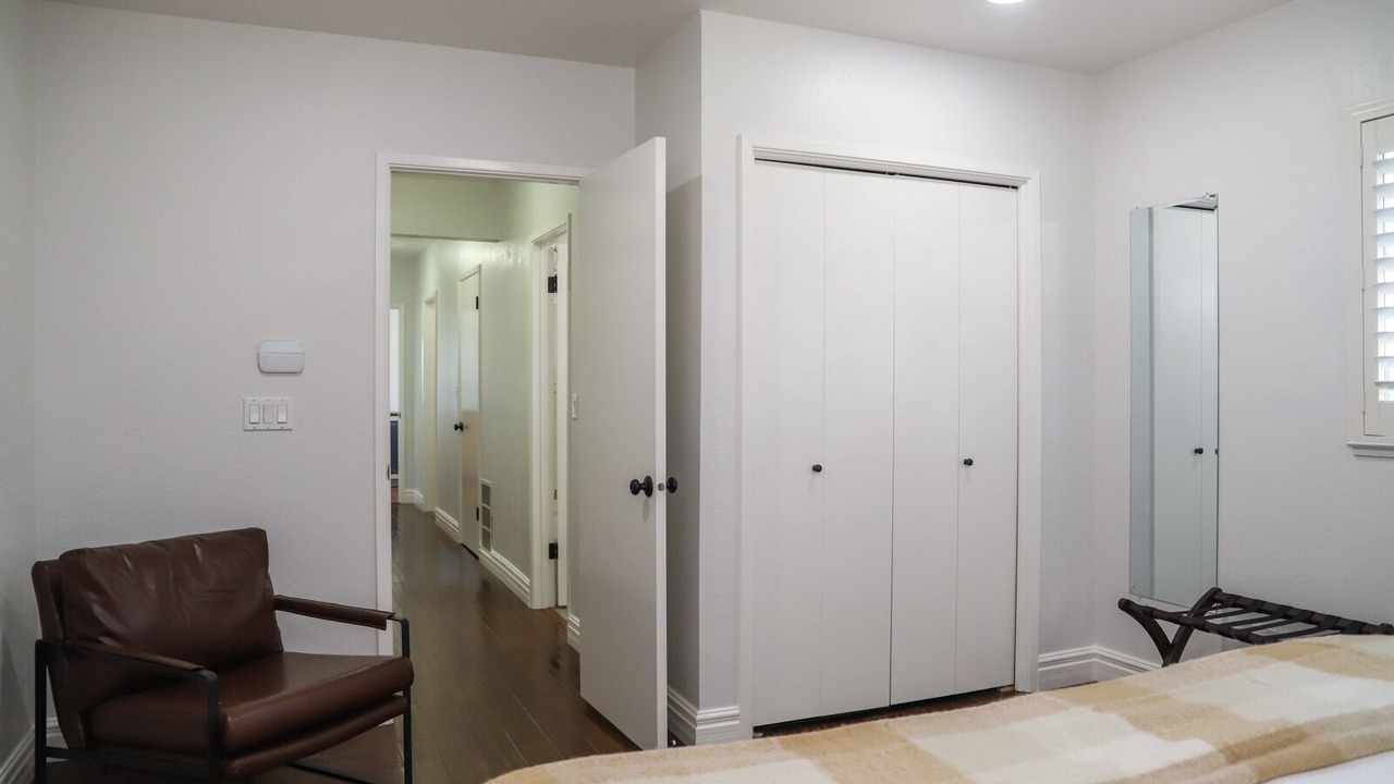Photo of Bedroom in Raisin