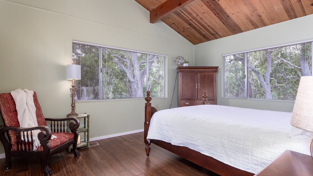 Photo of Bedroom in Marine Terrace