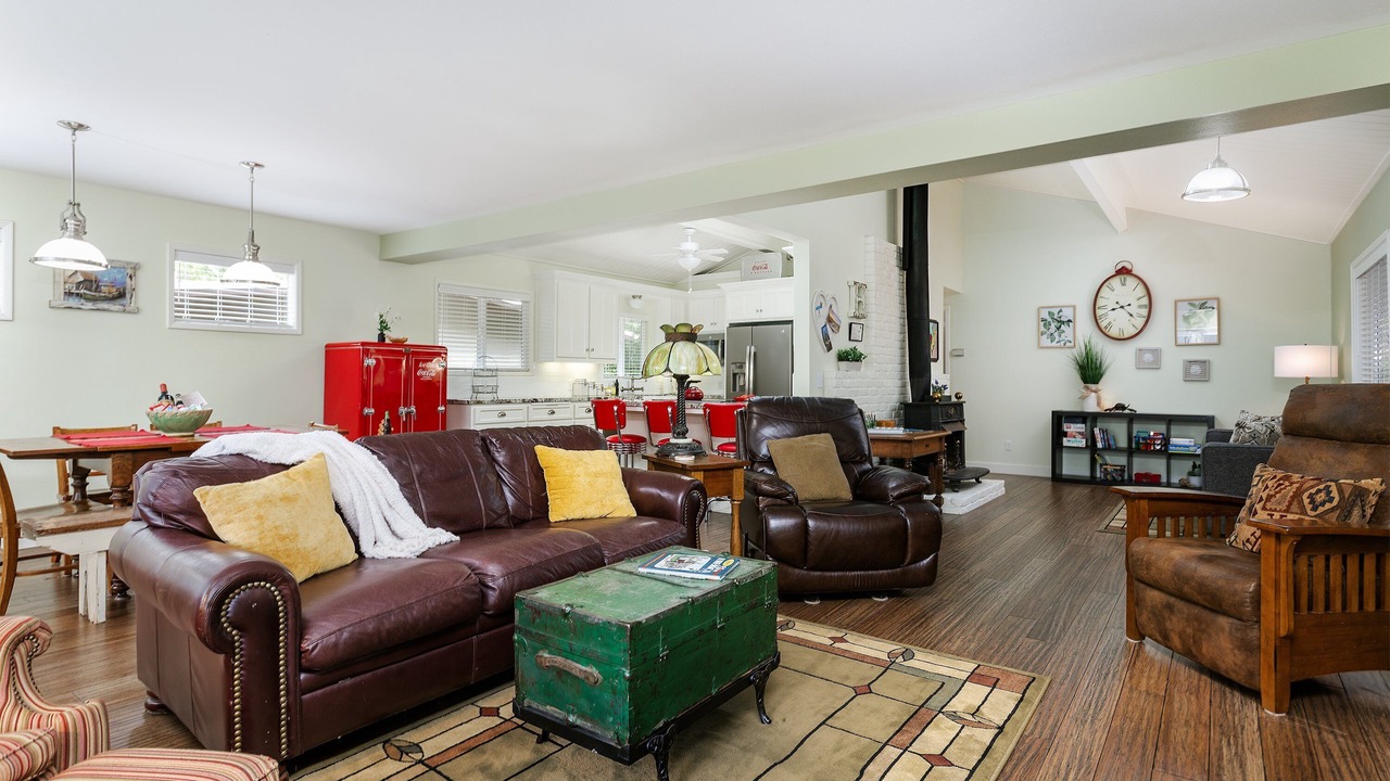 Photo of Livingroom in Marine Terrace