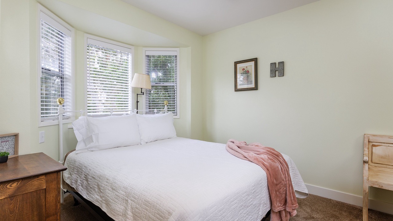 Photo of Bedroom in Marine Terrace