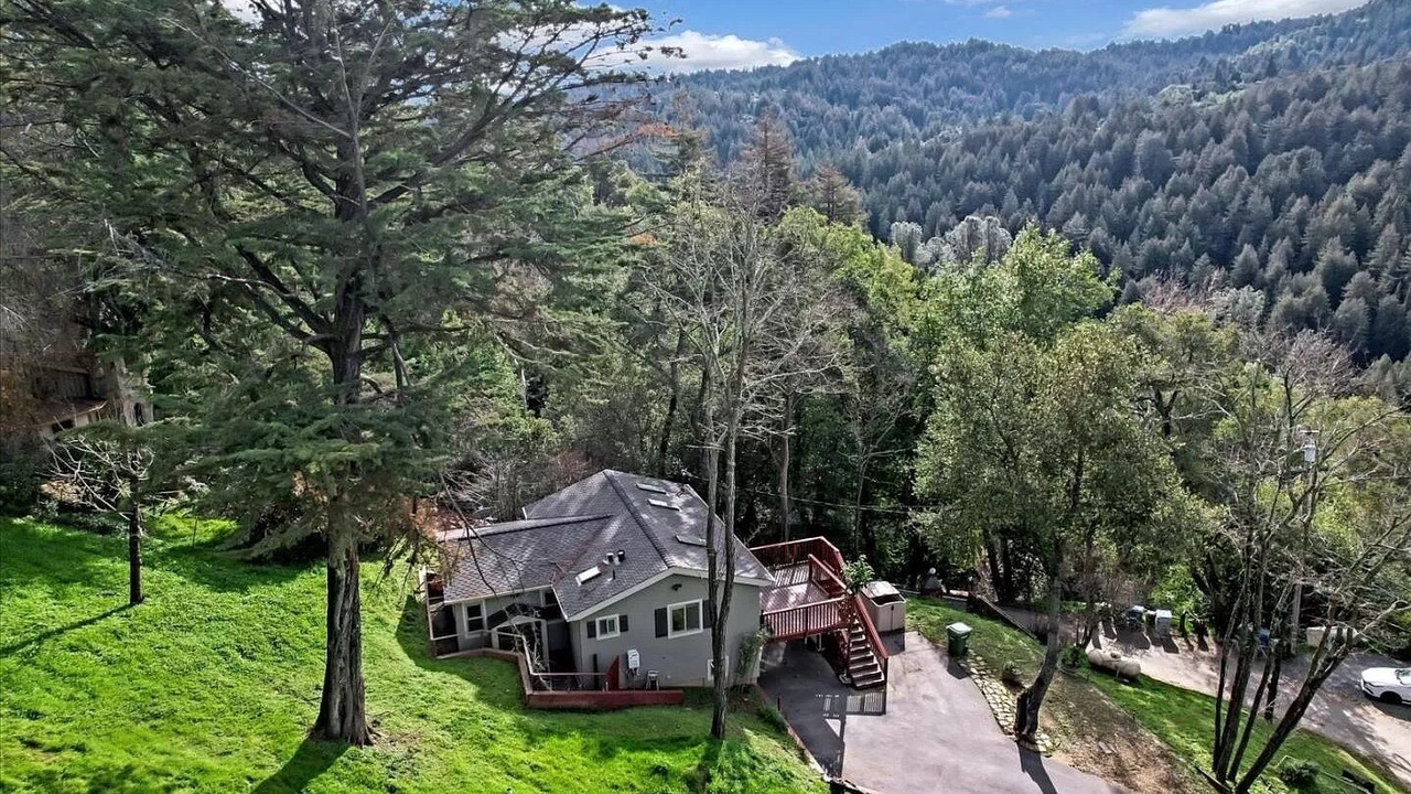 Photo of Outdoor in Lexington Hills