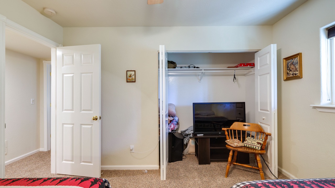 Photo of Bedroom in Mi-Wuk Village